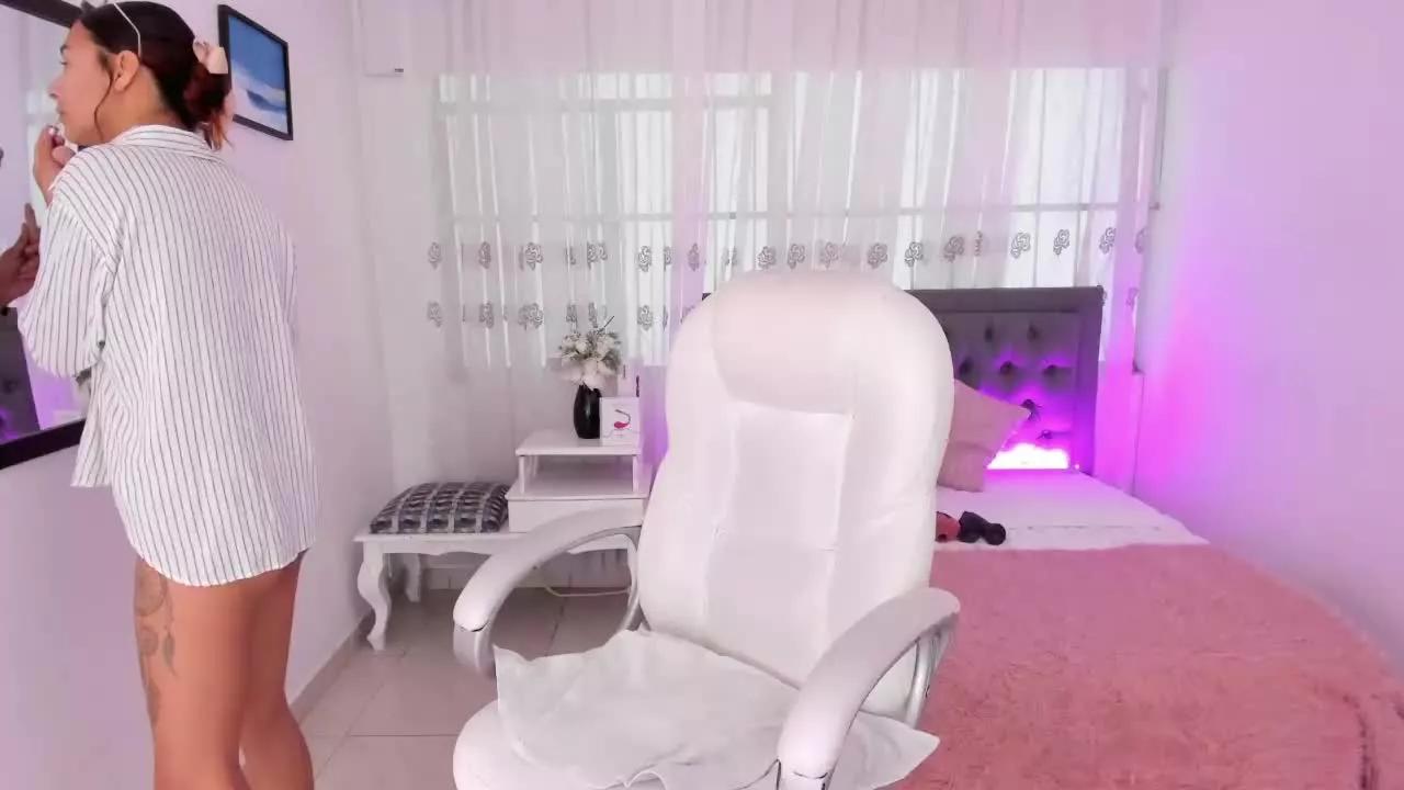 Cling to live show with mia_grey_21 from Streamray 