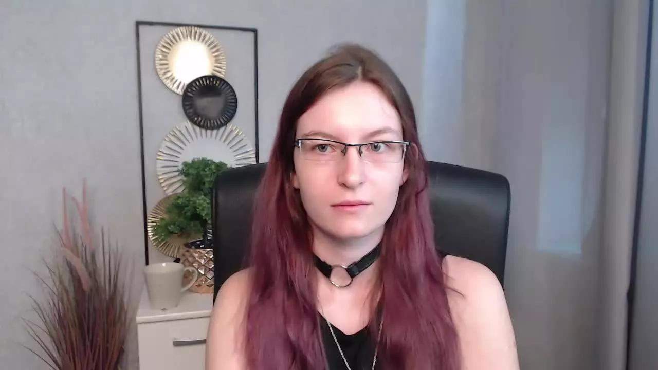 Cling to live show with tastyEmma from Streamray 