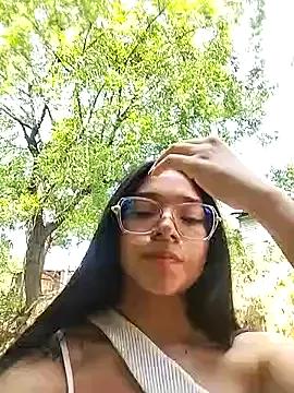 Cling to live show with -VICKKY from StripChat 