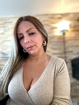 _Abril-Office1 on StripChat