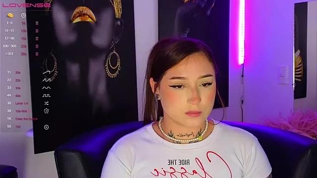 Cling to live show with _brenna_hanson from StripChat 