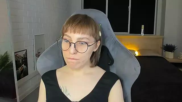 Cling to live show with AphexQueen from StripChat 
