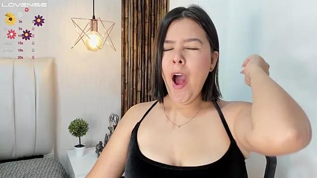 Cling to live show with Aria_Reid from StripChat 
