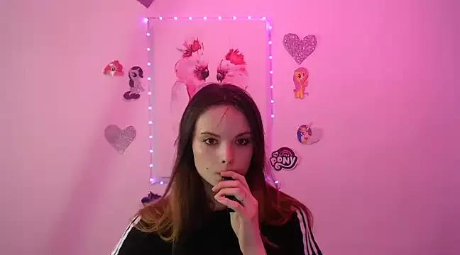 Cling to live show with Ariella_ari from StripChat 