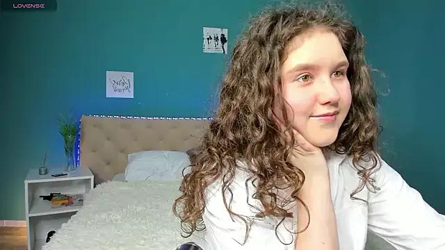 Cling to live show with Ariella_Sol from StripChat 