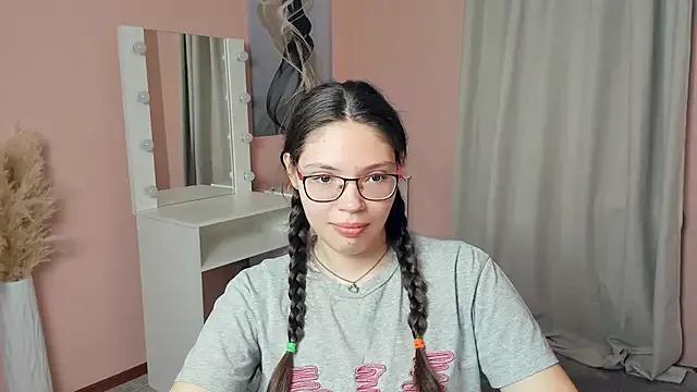 Cling to live show with ArnetteMonie from StripChat 