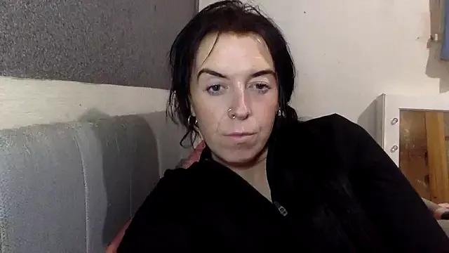 Cling to live show with Bellababexox_ from StripChat 