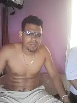 Cling to live show with Bigtiti01 from StripChat 