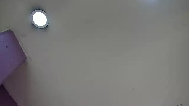 Cling to live show with CamiDamn from StripChat 