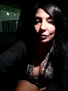 Cataleya80 — Tette fuori