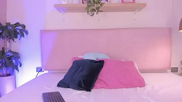 Cling to live show with Cristalfoxy_ from StripChat 