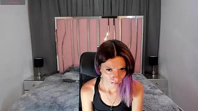Cling to live show with DanaaRey from StripChat 