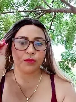 Cling to live show with Dirty-Momm-Divorced-Hot from StripChat 