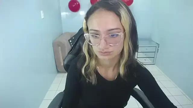 Cling to live show with emily_rousse_t from StripChat 