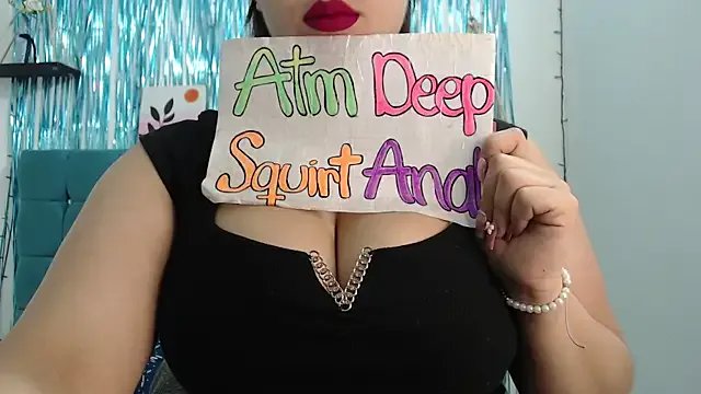 Emilyfire_69 on StripChat