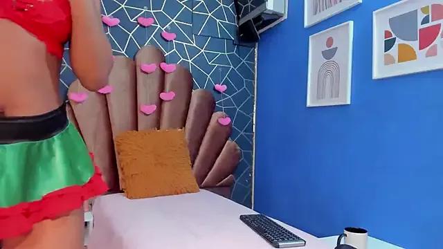 Cling to live show with EMMAPARISS from StripChat 