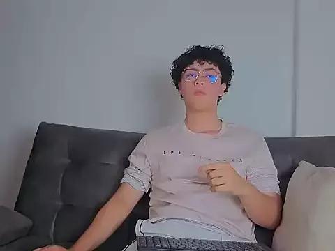 Cling to live show with Ethan_Sinclair from StripChat 