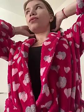 Cling to live show with EvyLure from StripChat 