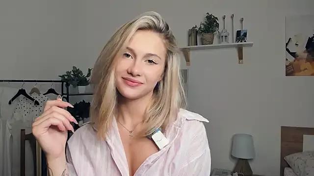 Cling to live show with FaaBinaa from StripChat 