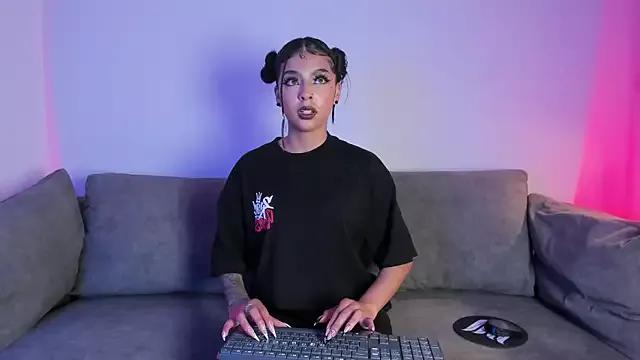 Cling to live show with Freya_stonee from StripChat 