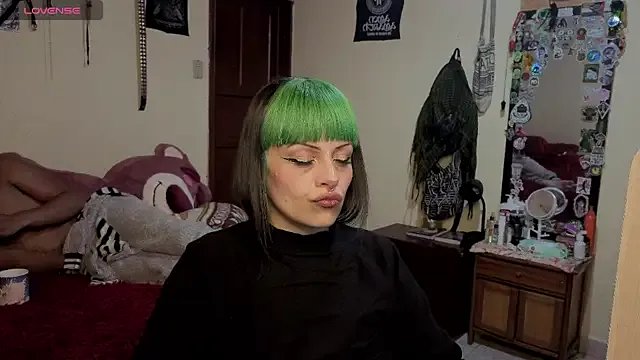 freyaa_sorcerees on StripChat