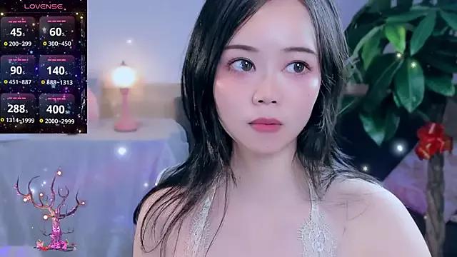 Cling to live show with GenevieveRosalie from StripChat 