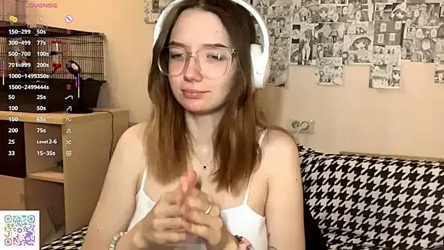 Cling to live show with GirlGlassesOn from StripChat 