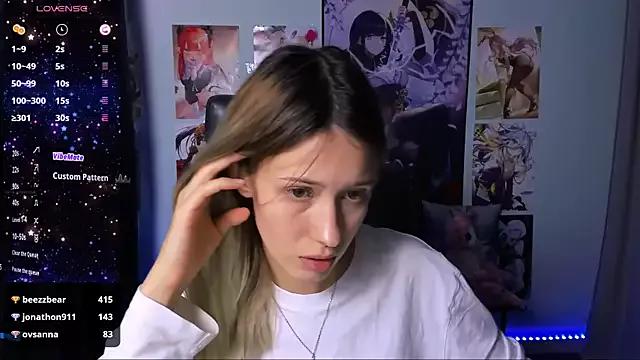 Cling to live show with isa_luxury from StripChat 