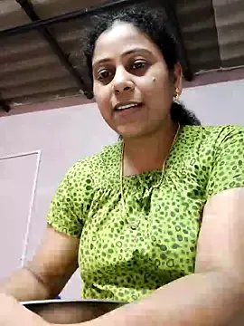 JENNIFERtamil on StripChat 