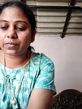 JENNIFERtamil on StripChat 