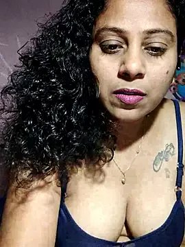 JENNIFERtamil on StripChat 