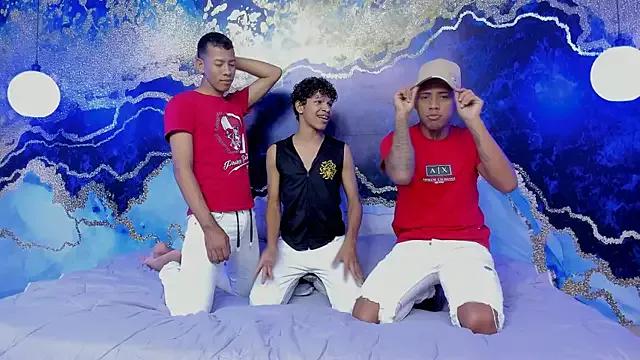 Cling to live show with Juicy_Crew from StripChat 