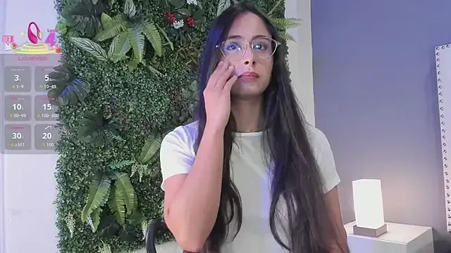 Julia_Martinez_ on StripChat