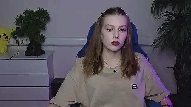 Cling to live show with KarenLambert from StripChat 