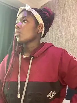 KarinaFlowers_ on StripChat