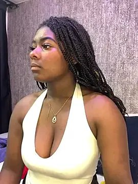 KarinaFlowers_ on StripChat