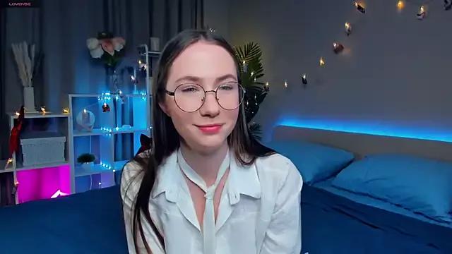 Cling to live show with Kira_mindnes from StripChat 