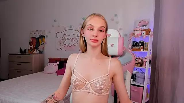 Cling to live show with Lili_Lucky from StripChat 