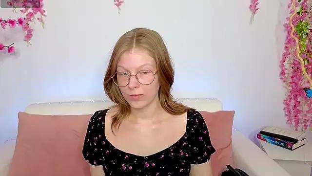 Cling to live show with Lilly_Belly from StripChat 