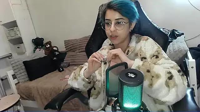 Cling to live show with LisandreLaVenale from StripChat 