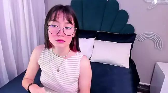 Cling to live show with lizzy_davis_1 from StripChat 