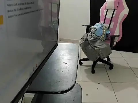 Loly_skinny10 — Private on StripChat