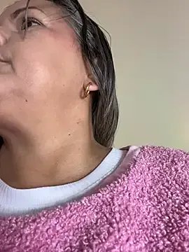 Lucy_Milf_474 on StripChat