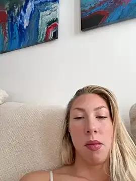 LuisaBecker — Fully naked 