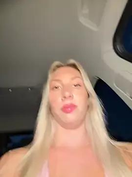 LuisaBecker on StripChat