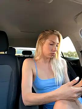 LuisaBecker on StripChat