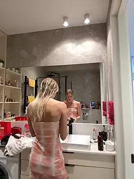 LuisaBecker on StripChat