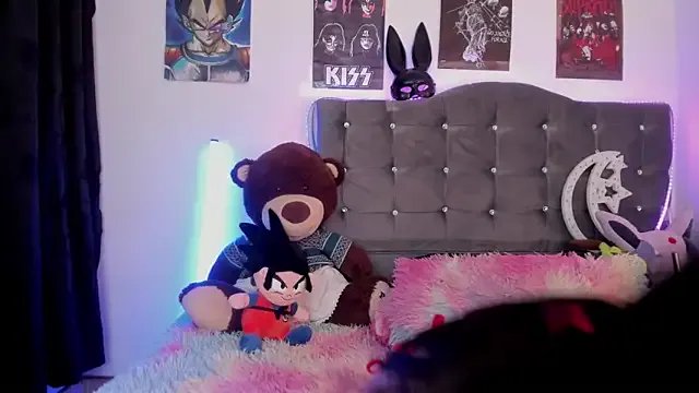 lunabritton1 on StripChat