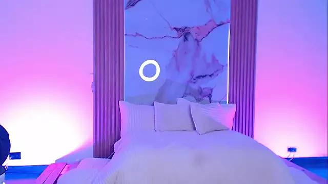 Cling to live show with Maddi_snow from StripChat 