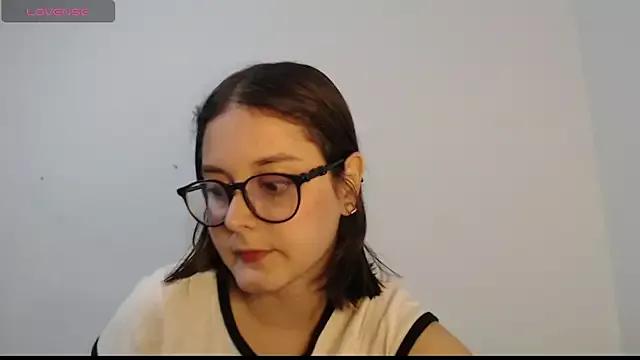 Cling to live show with MadieLorez from StripChat 